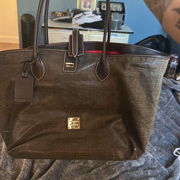 Dooney & Bourke totebag - Picture 4 of 9